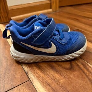 Nike Kids' Royal Blue and White Hook-and-Loop Sneakers